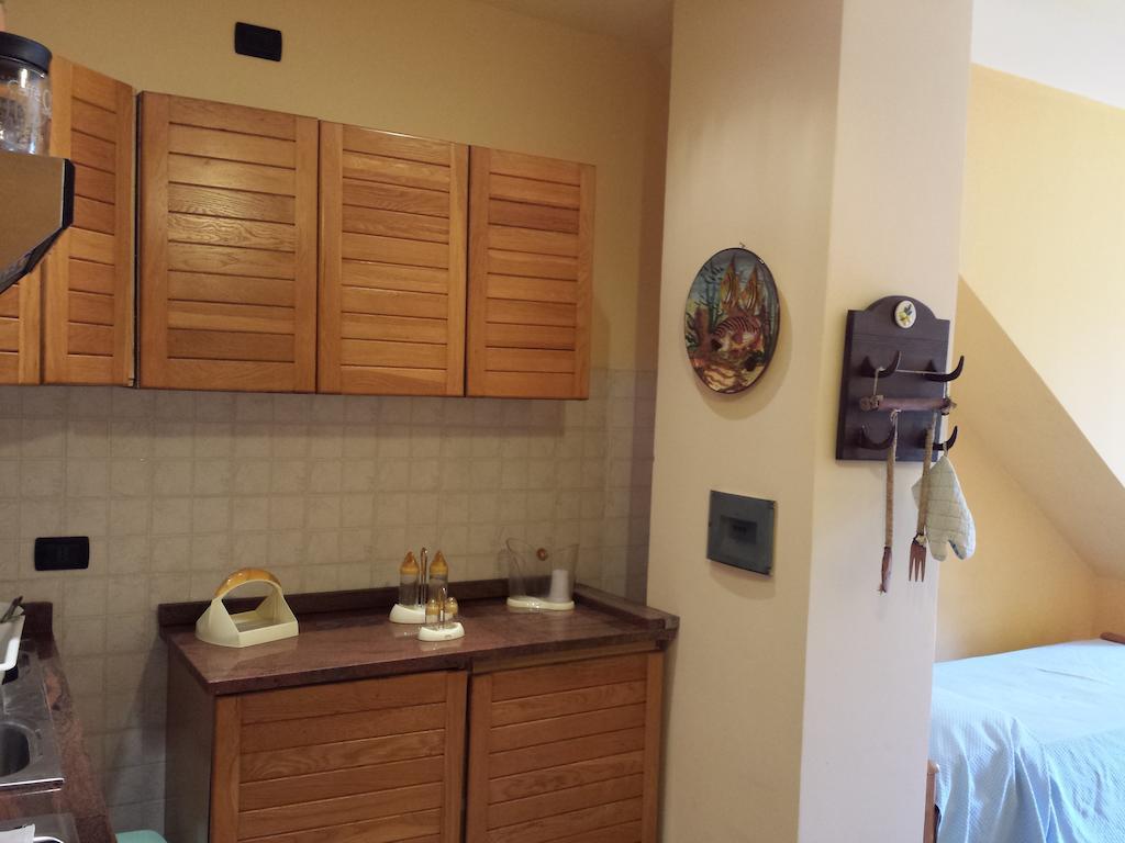 Appartamenti Centrali Giardini-Naxos Habitación foto